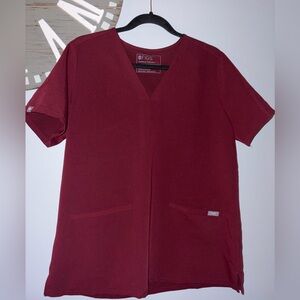 Figs technical collection v neck maroon scrub top size large